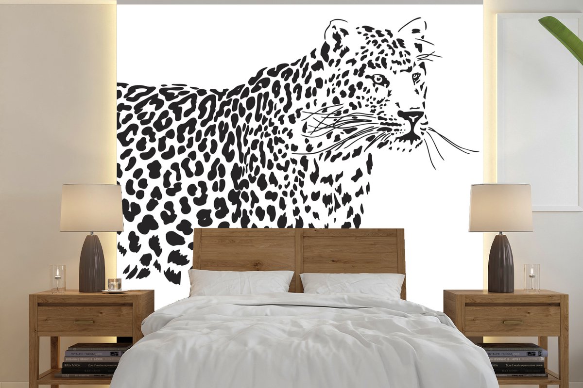 Behang - Fotobehang een luipaard - Breedte 300 cm x hoogte 300 cm