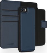 Accezz Hoesje Met Pasjeshouder Geschikt voor iPhone SE (2022) / SE (2020) / 8 / 7 / 6s / 6 - Accezz Premium Leather 2 in 1 Wallet Bookcase - Donkerblauw