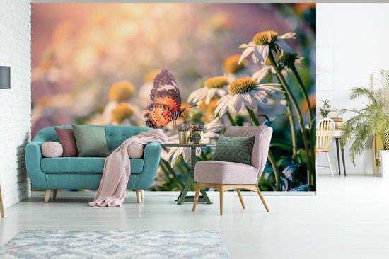 Papier peint Papier peint photo en vinyle - Papillon sur fleur de camomille largeur 450 cm x hauteur 300 cm - Tirage photo sur papier peint (disponible en 7 tailles)