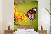 Behang - Fotobehang Vlinder - Insecten - Bloemen - Geel - Breedte 160 cm x hoogte 240 cm
