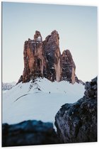 WallClassics - Dibond - Berg in Sneeuwlandschap - 100x150 cm Foto op Aluminium (Wanddecoratie van metaal)