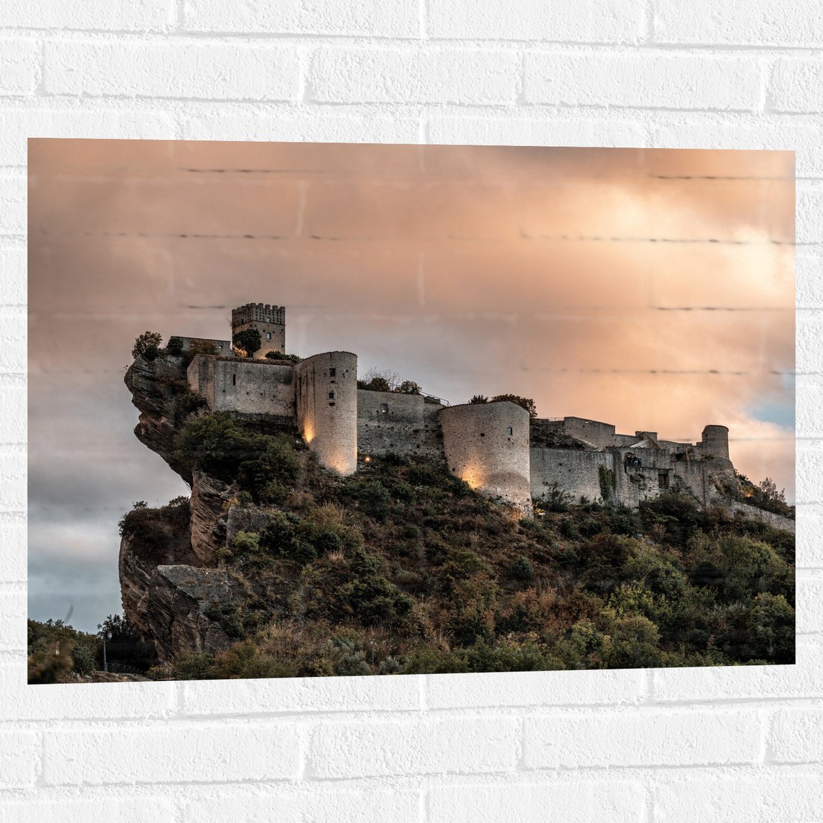 Muursticker - Kasteel op een Berg - 80x60 cm Foto op Muursticker