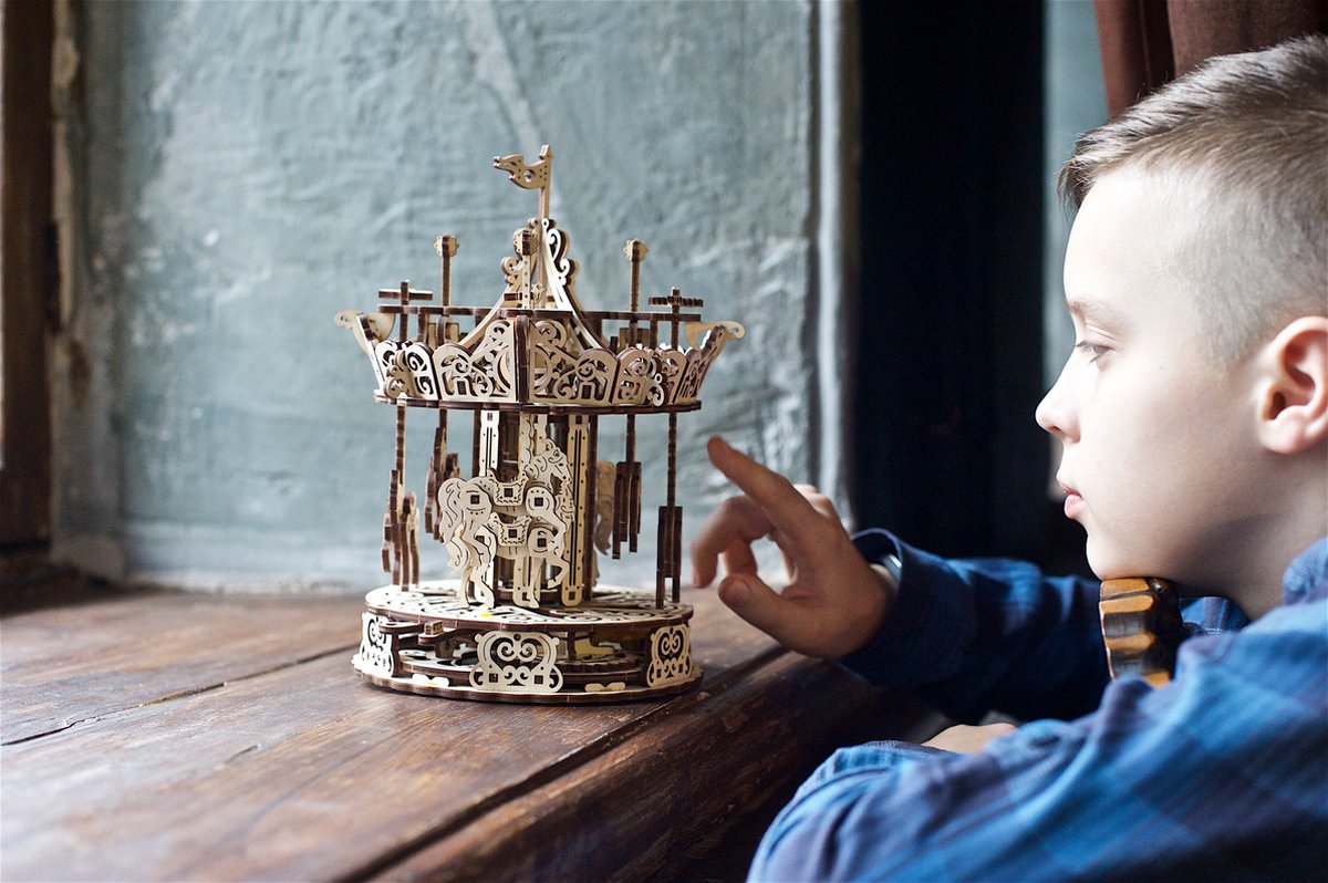 UGEARS Houten 3D Model - Carrousel — afbeelding 16