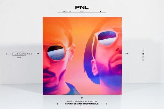 PNL - Dans La Légende albumhoes met twee mannen met zonnebrillen met aardespiegelingen. Geel en oranje achtergrond.