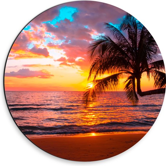 Dibond Muurcirkel - Palmboom op Prachtig Verlaten Strand met Zonsondergang - 30x30 cm Foto op Aluminium Muurcirkel (met ophangsysteem)