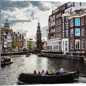 WallClassics - Dibond - Bootjes in de Grachten van Amsterdam - 80x80 cm Foto op Aluminium (Wanddecoratie van metaal)