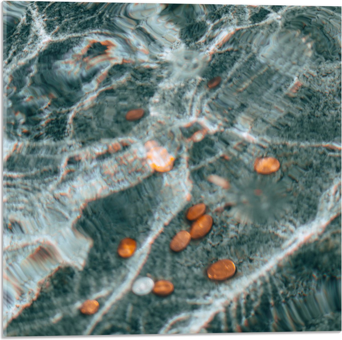 Acrylglas - Kleingeld op Bodem van Fontein - 50x50 cm Foto op Acrylglas (Met Ophangsysteem