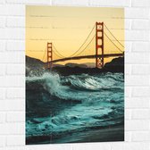 WallClassics - Muursticker - Wilde Zee bij Golden Gate Bridge in San Francisco - 60x90 cm Foto op Muursticker