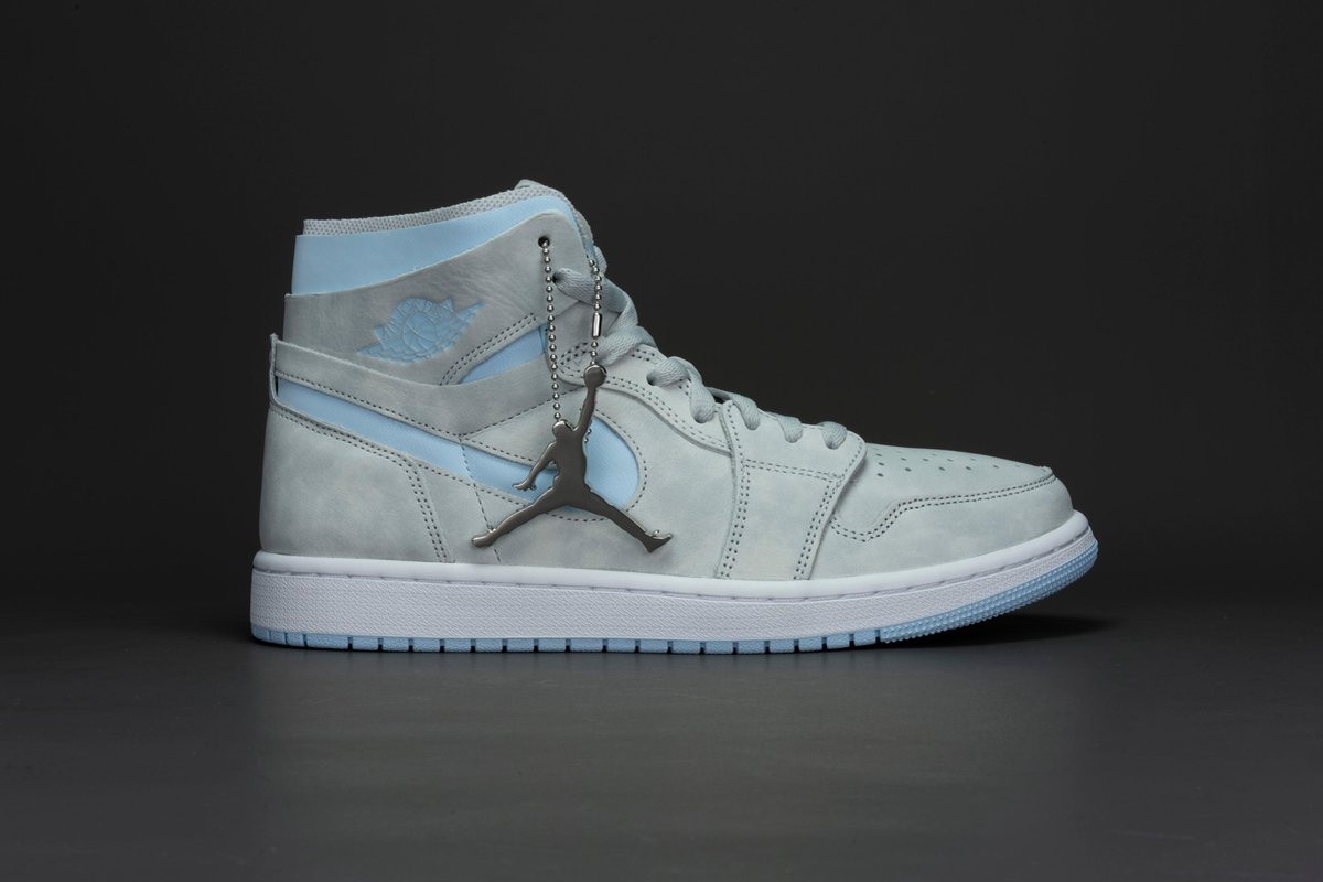 Nike Air Jordan 1 High Zoom Nike Air CMFT Fog Sneakers Unisex 004 Grijs