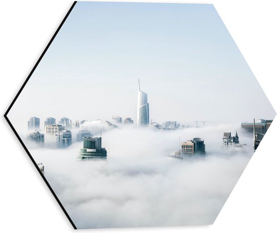 Dibond Hexagon - Wolkenkrabbers boven de Wolken in Stad - 30x26.1 cm Foto op Hexagon (Met Ophangsysteem)