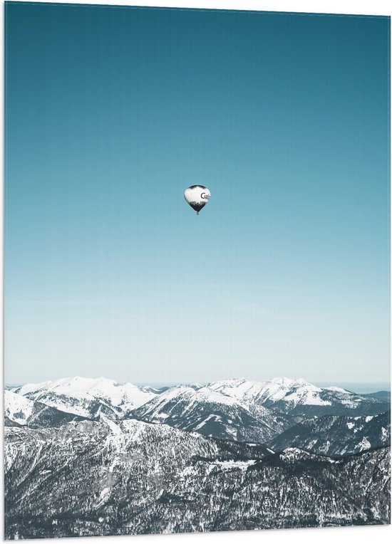 Vlag - Zwart met Witte Luchtballon boven Besneeuwde Bergen - 70x105 cm Foto op Polyester Vlag