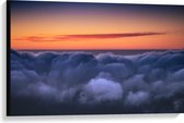 WallClassics - Canvas - Oranje Lucht boven Wolkendek - 90x60 cm Foto op Canvas Schilderij (Wanddecoratie op Canvas)