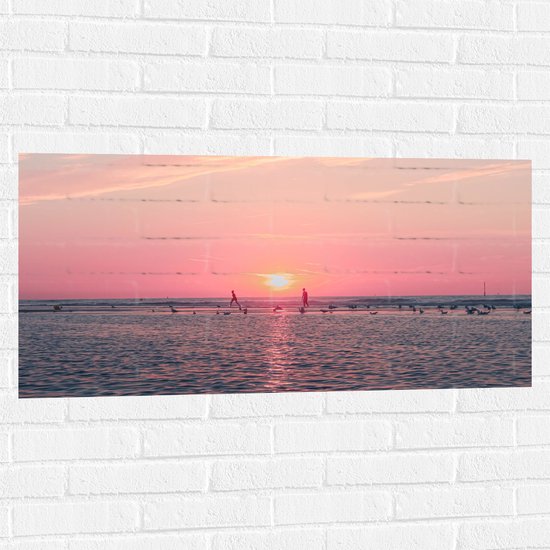 Muursticker - Roze Zonsondergang aan Zee met Meeuwen - 100x50 cm Foto op Muursticker