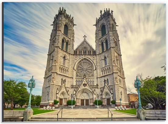 WallClassics - Dibond - Kathedraakbasiliek van het Heilig Hart in New Jersey - 40x30 cm Foto op Aluminium (Wanddecoratie van metaal)