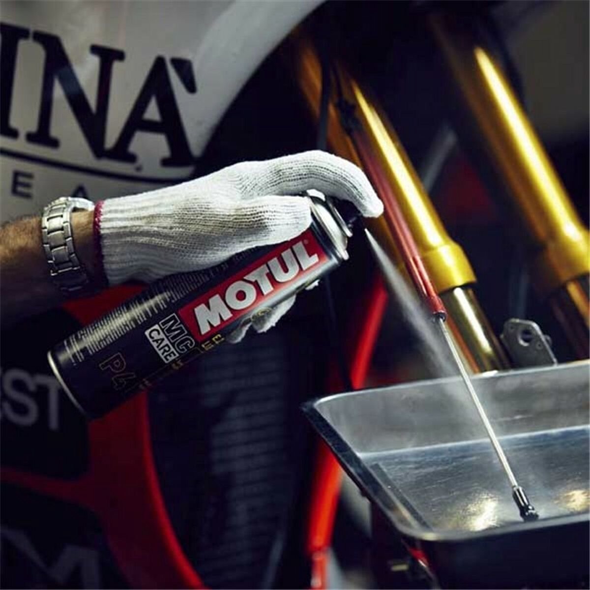 Multifunctionele smeerspray Motul MC Care P4 E.Z. Lube 400mL voor motor Nieuw — cadeau in Cadeau-ideeën - foto 3