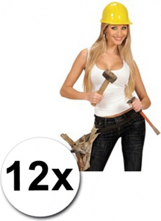 Femme aux cheveux blonds, débardeur blanc, pantalon noir et casque jaune, tenant un marteau. Texte "12x" dans un cercle.