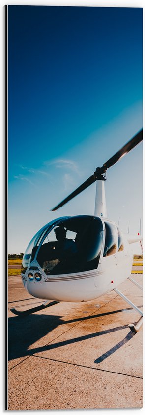 WallClassics - Dibond - Witte Helikopter op het Land - 20x60 cm Foto op Aluminium (Wanddecoratie van metaal)