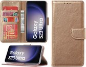 Arara Hoesje geschikt voor Samsung Galaxy S23 Ultra hoesje - Portemonnee Cover - Bookcase met pasjeshouder - Goud