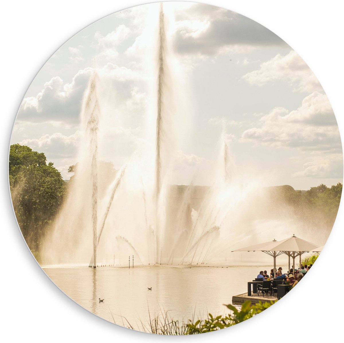 PVC Schuimplaat Muurcirkel - Waterfontein in een Meer - 80x80 cm Foto op Muurcirkel (met o