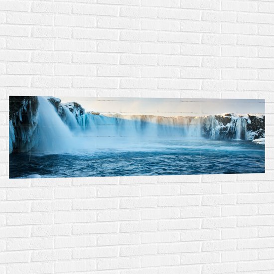 WallClassics - Muursticker - Goðafoss Watervallen in IJsland - 150x50 cm Foto op Muursticker