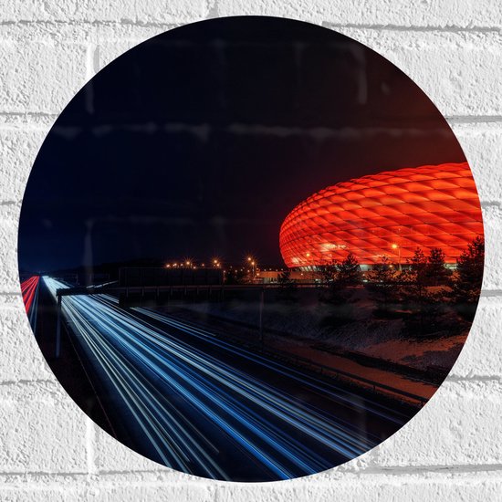 WallClassics - Muursticker Cirkel - Arena in de Nacht - Duitsland - 40x40 cm Foto op Muursticker