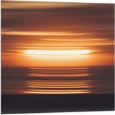 WallClassics - Vlag - Wazige Zonsondergang - 80x80 cm Foto op Polyester Vlag