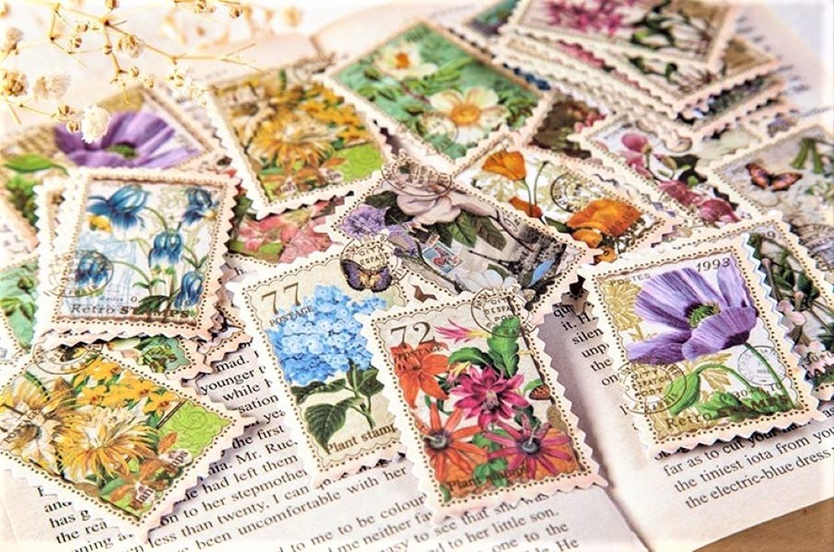 Postzegel Stickers Bloemen en Vlinders – 100 stuks – Leuk voor o.a. Bulletjournal, Scrapbooking en het maken van kaarten
