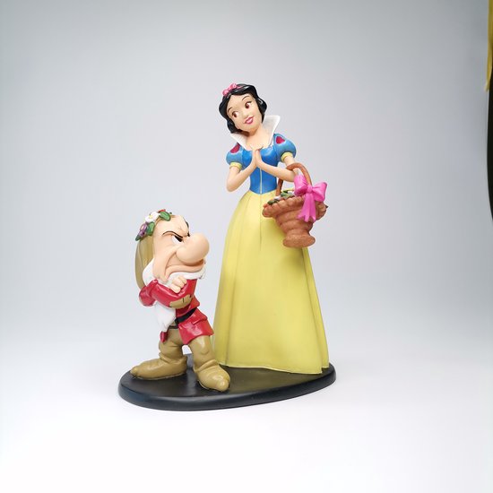 Disney, Statue, Figurine Snow White & Grumpy. Beeldje Sneeuwitje met Grumpy 24 cm.