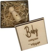 Doosje Peg doll | Baby coming soon | aankondiging zwangerschap | baby | baby op komst | zwanger | cadeau voor zwangerschap | bekendmaking | kraamkado | pregnancy announcement