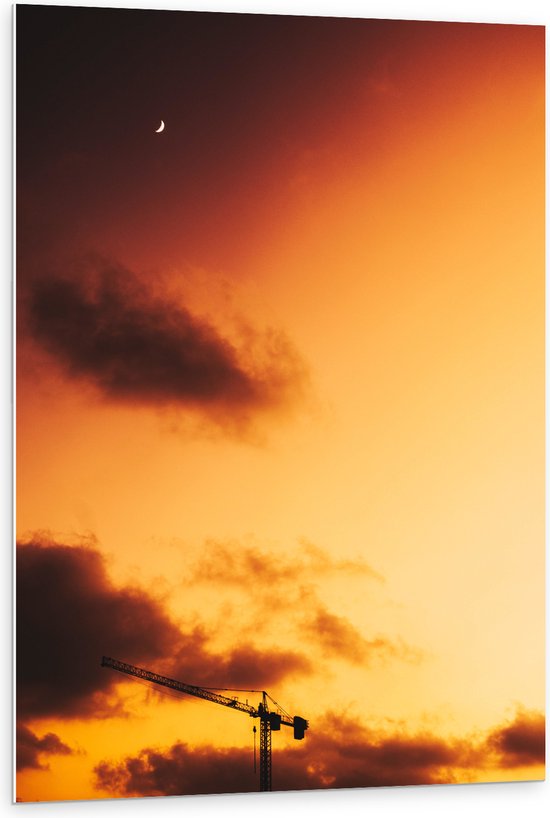 WallClassics - PVC Schuimplaat - Oranje Lucht met de halve Maan en Hijskraan - 80x120 cm Foto op PVC Schuimplaat (Met Ophangsysteem)