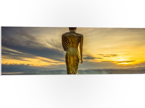 PVC Schuimplaat- Gouden Buddha op Standaard met Uitzicht op Landschap - 90x30 cm Foto op PVC Schuimplaat