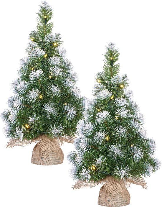 2x kunst kerstboom/kunstboom jute zak met verlichting en sneeuw 60 cm |