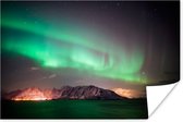 Noorderlicht boven de Lofoten-eilanden in Noorwegen poster papier 180x120 cm - Foto print op Poster (wanddecoratie woonkamer / slaapkamer) / natuurverschijnselen Poster XXL / Groot formaat!