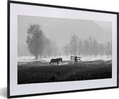 Fotolijst incl. Poster - Paard - Boerderij - Sneeuw - 60x40 cm - Posterlijst