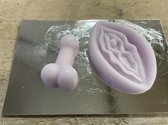 Zeepjes in de vorm penis/piemel en vagina kleur lila geur lavendel