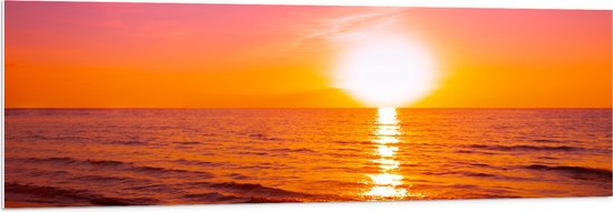 PVC Schuimplaat- Feloranje Zonsondergang bij Rozekleurige Lucht boven Zeewater - 150x50 cm Foto op PVC Schuimplaat