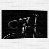 WallClassics - Muursticker - Foto van een Zwarte Fiets - 90x60 cm Foto op Muursticker