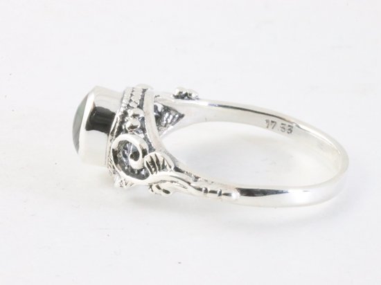 Fijne bewerkte zilveren ring met abalone schelp - maat 16.5