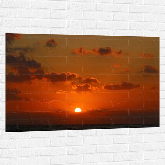 Muursticker - Zonsondergang Boven een Rustige Zee - 120x80 cm Foto op Muursticker