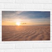 Muursticker - Close up van het Strand met Mooie Zonsondergang - 60x40 cm Foto op Muursticker