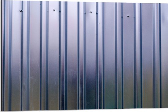 Dibond - Verticale Strepen op Metaal - 90x60 cm Foto op Aluminium (Wanddecoratie van metaal)