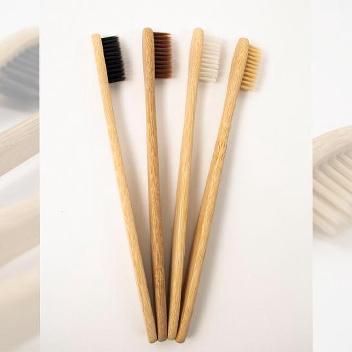 Bamboo - Bamboe Ecologische Tandenborstel – Set van 4 stuks - Volwassen – Recyclebaar en Biologisch afbreekbaar – Toothbrushes