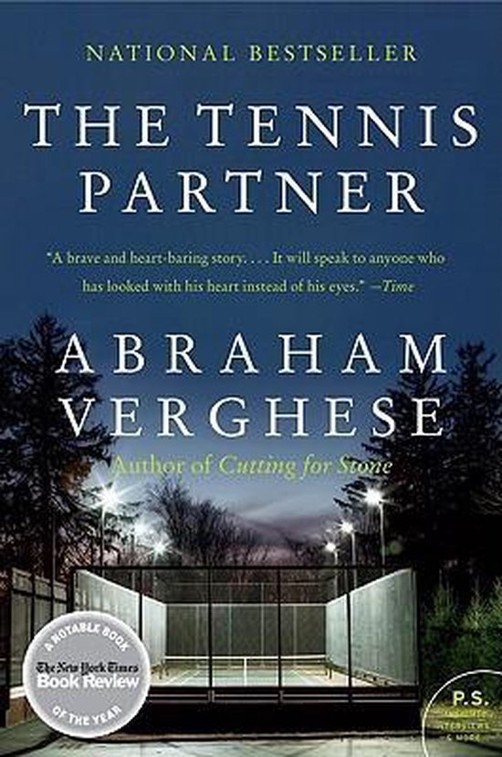 Boekcover van "The Tennis Partner", een nationaal bestseller door Abraham Verghese. Een tennisbaan bij nacht.
