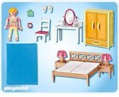 Slaapkamer van de ouders/Chambre des parents avec coiffeuse