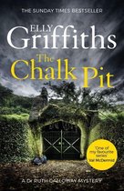 The Dr Ruth Galloway Mysteries 9 - The Chalk Pit