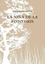 LA Nina De La Foto Gris