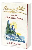 Boek "Harry Potter en de Half-Bloed Prins" van J.K. Rowling met op de voorkant een illustratie van een figuur op een rots bij de zee, met een gouden sterrenhemel.