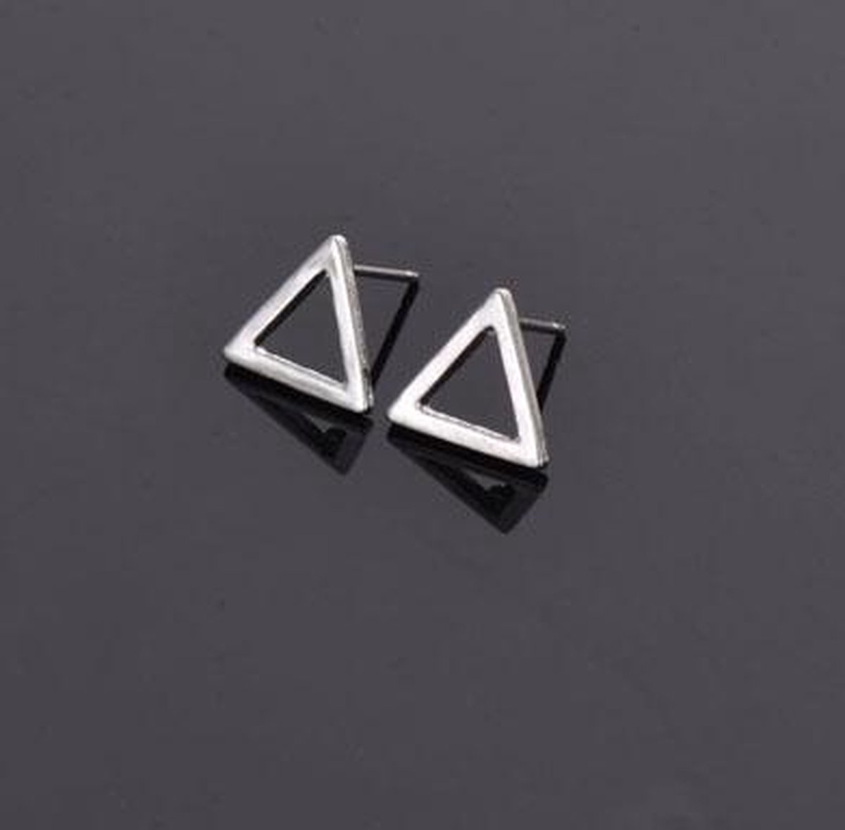 Sieraden - Oorbellen - Knopjes - Minimalistisch - Triangel - Zilverkleurig