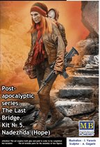 1:24 Master Box 24077 Pоst-apocalyptic series. The Last Bridge. Kit No. 5. Nadezhda (Hope) Plastic Modelbouwpakket