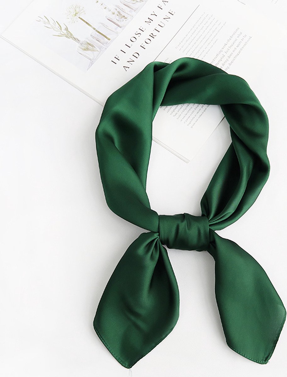 Satijnen hoofddoek voor dames, lichtgewicht en stijlvol, kan gebruikt worden als sjaal, haaraccessoire of nekwarmer. Een zijden slaapsjaal, perfect